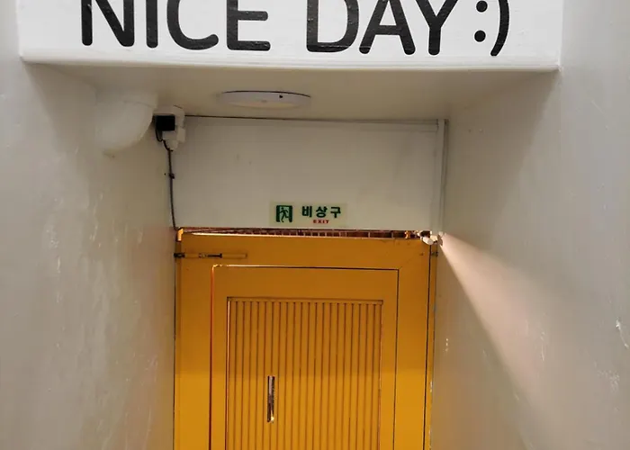 Gwangalli Yellow Door * Busan
