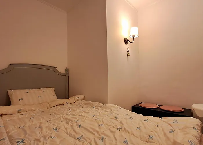 Gwangalli Yellow Door Apartment